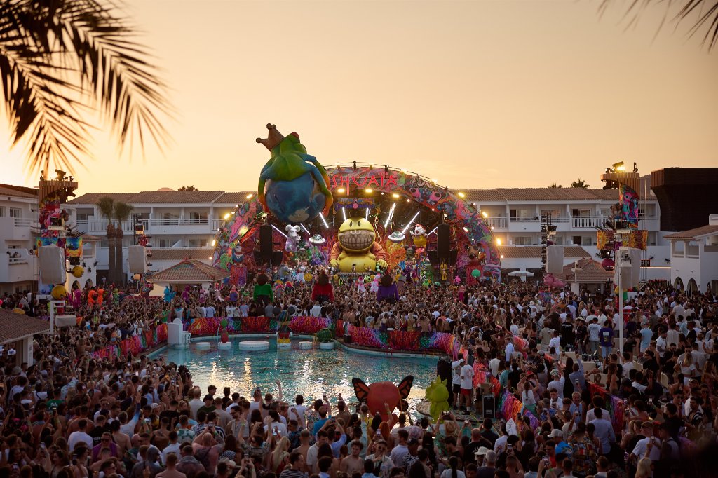 elrow. Ushua&iuml;a Ibiza. 2026.