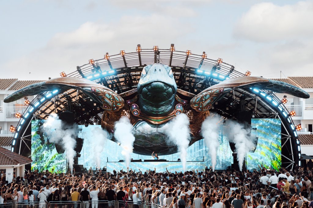 Tomorrowland and Dimitri Vegas and Like Mike. Ushua&iuml;a Ibiza. 2026.