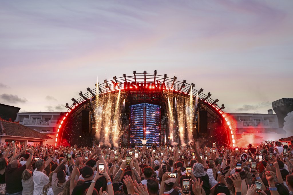 David Guetta performs at F*** ME I'm FAMOUS! at Ushua&iuml;a Ibiza. 2026.