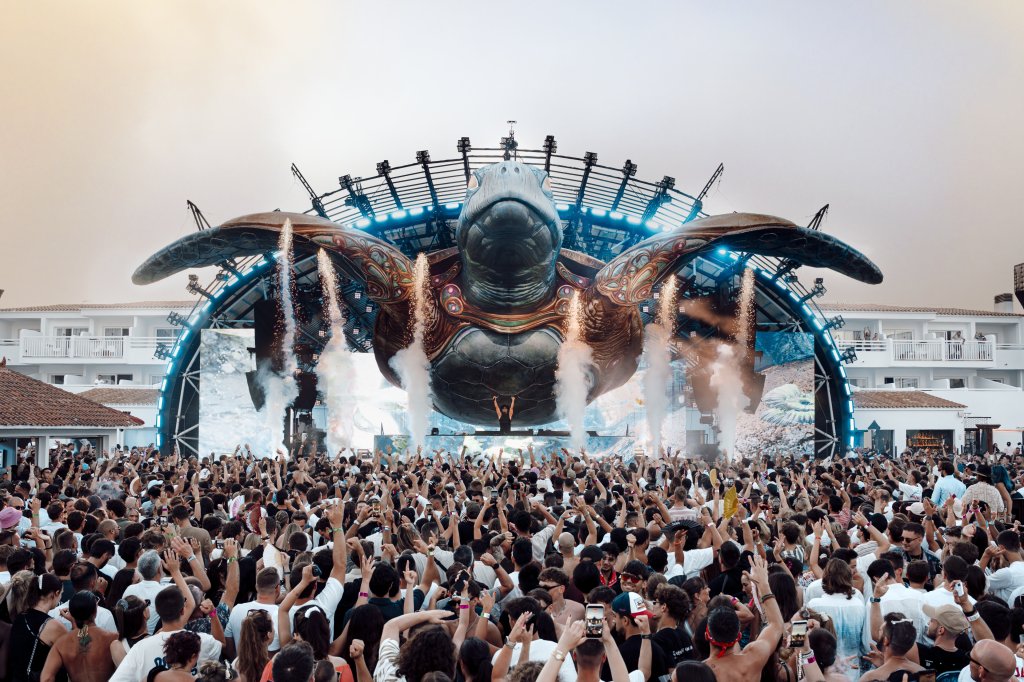 Tomorrowland and Dimitri Vegas and Like Mike. Ushua&iuml;a Ibiza. 2026.