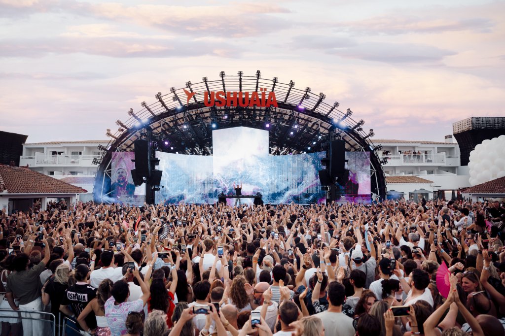 F*** ME, I'M FAMOUS! David Guetta. Ushua&iuml;a Ibiza. 2026.