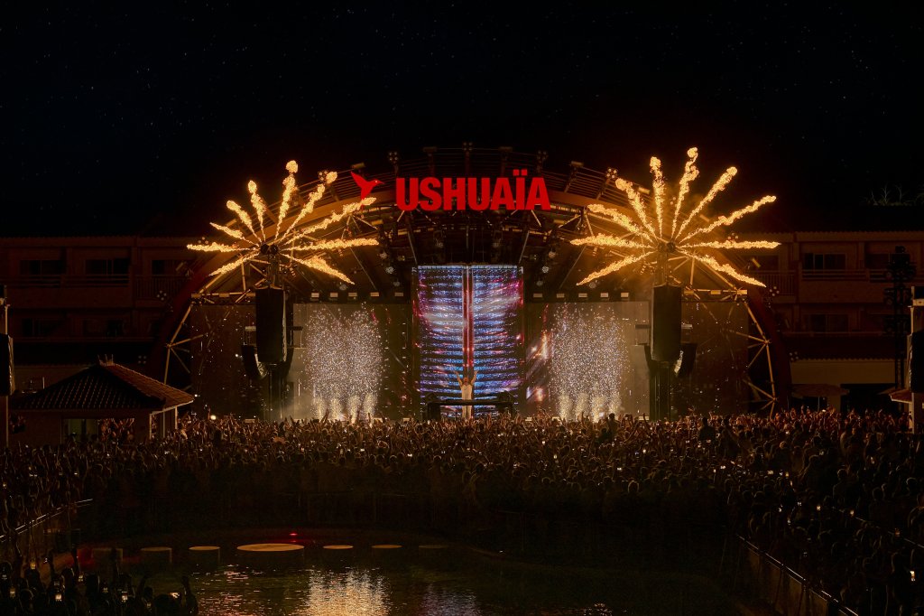 Vote Ushua&iuml;a Ibiza No.1 In The DJ Mag Top 100 Clubs Poll.