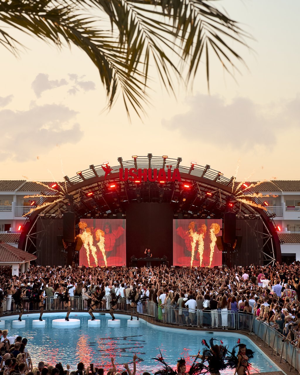 Reasons To Visit Ushuaïa Ibiza in September: Calvin Harris, ANTS, David Guetta, Martin Garrix, I Love Reggaeton, John Summit, Dimitri Vegas & Like Mike.